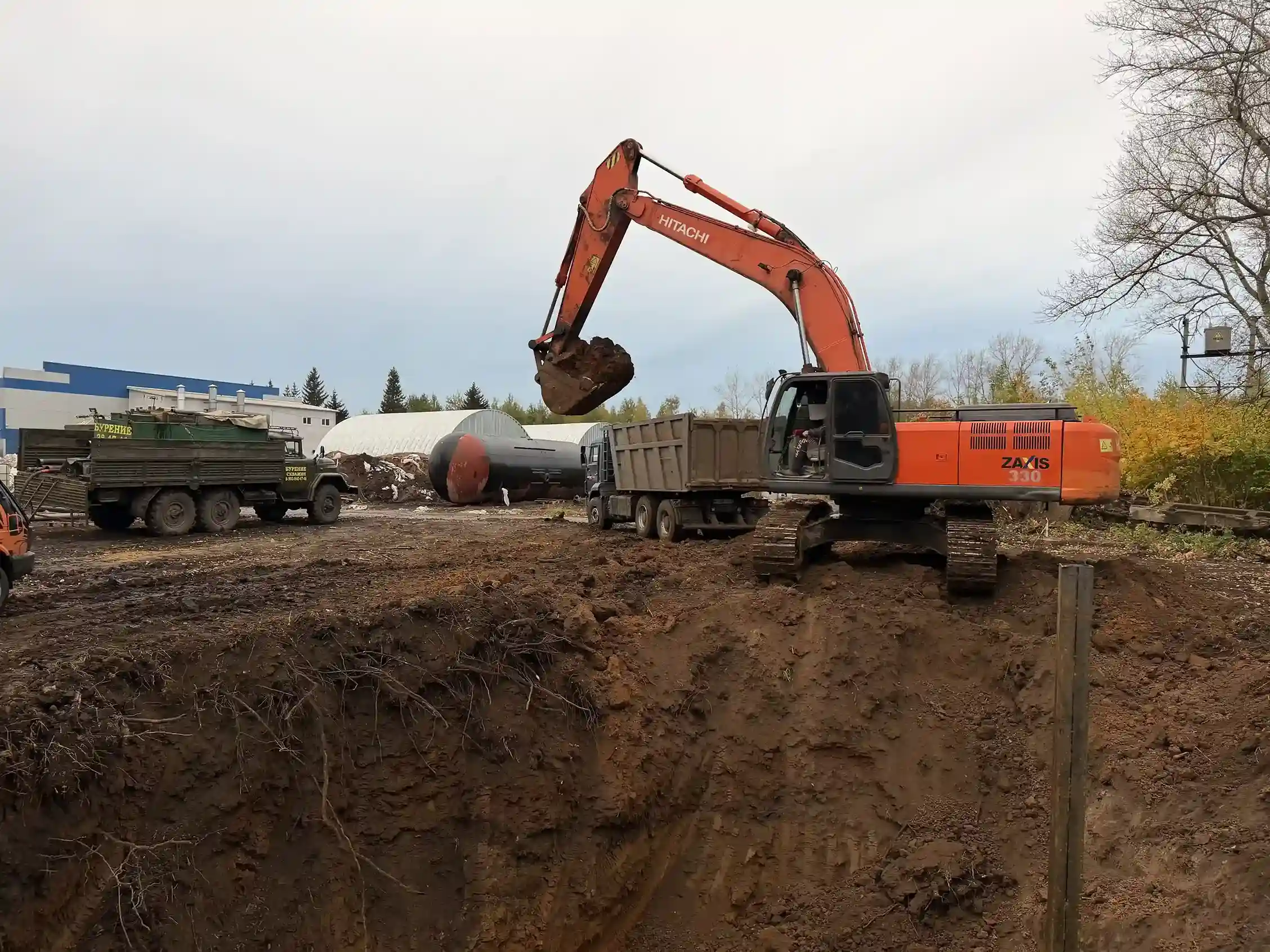 Экскаватор Hitachi ZX330